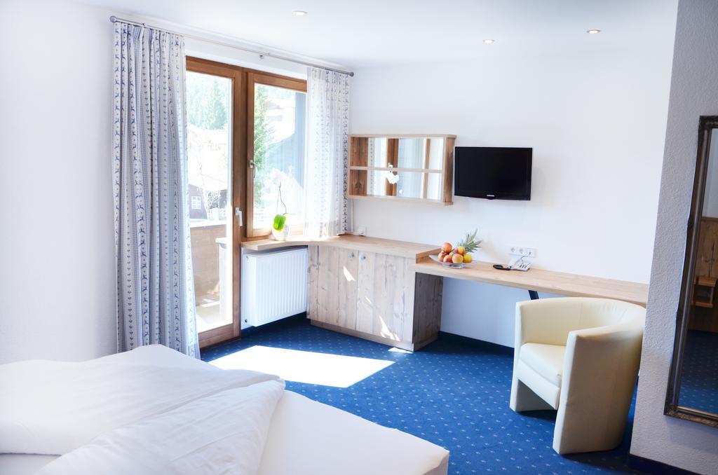 Hotel Tirolerhof Leutasch Bagian luar foto